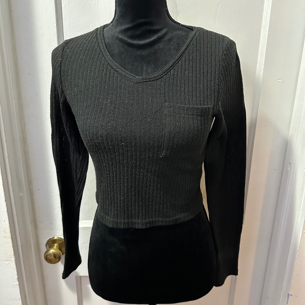 ROMWE Black Ribbed Long‎ Sleeve V-Neck Crop Top in S